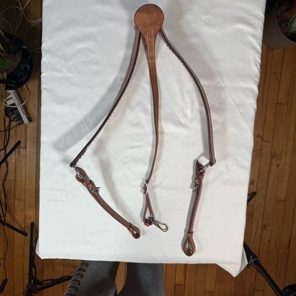 Elegant Brown Leather Horse Breast collar - Picture 16 of 16